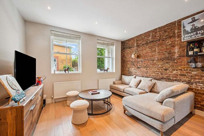 3 Bedroom Flat For Sale In Railton Road, SE24