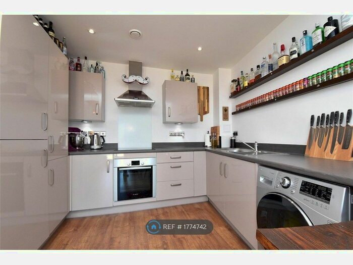 1 Bedroom Flat To Rent In Temple Hill, Dartford, DA1