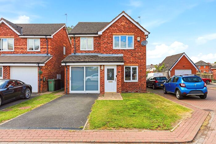 3 Bedroom Detached House For Sale In Thistle Hill Close, Streethouse, WF7