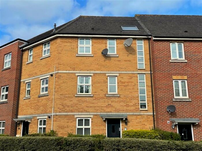 2 Bedroom Flat To Rent In Bridge Farm Walk, Mangotsfield, Bristol, BS16