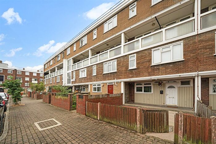 4 Bedroom Maisonette To Rent In Ellsworth Street, London, E2
