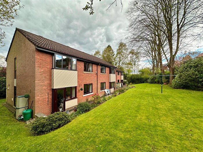 2 Bedroom Flat For Sale In Buxton Road, Disley, Stockport, SK12