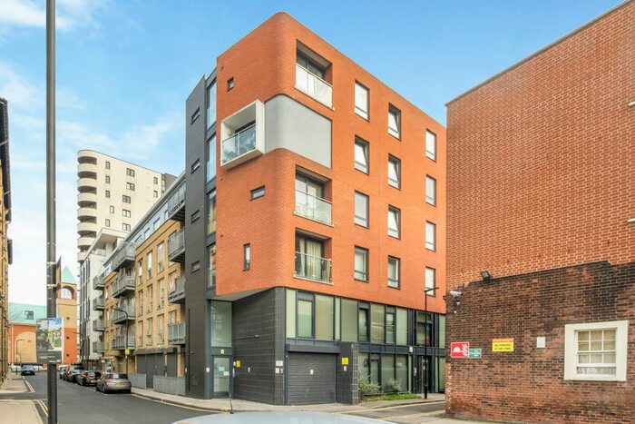 2 Bedroom Flat To Rent In Tyssen Street, London, E8