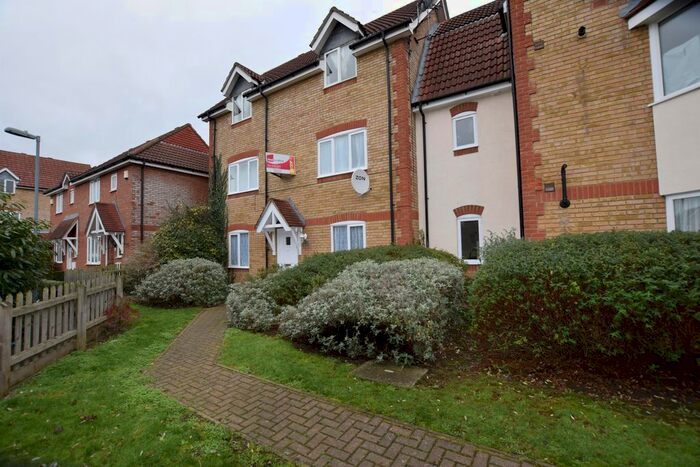 2 Bedroom Flat To Rent In Bexley Gardens, Chadwell Heath RM6