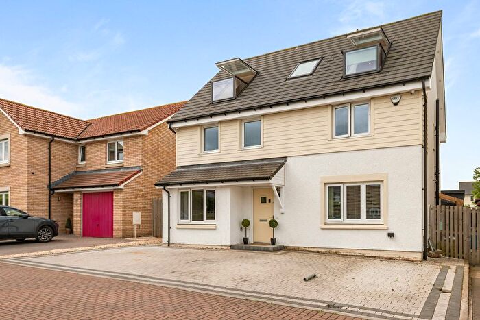 6 Bedroom Detached House For Sale In Baird Square, East Calder, EH53