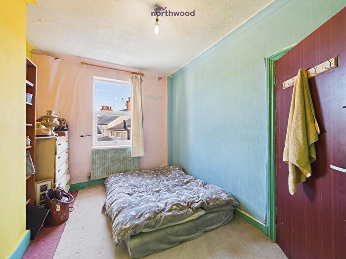 2 Bedroom Terraced House For Sale In Kingsmills Road, Wrexham, LL13 - Photo 6