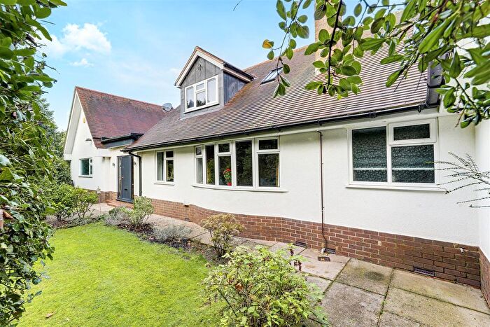 4 Bedroom Detached House For Sale In Yew Close, Off Private Road, Mapperley Park, Nottinghamshire, NG5