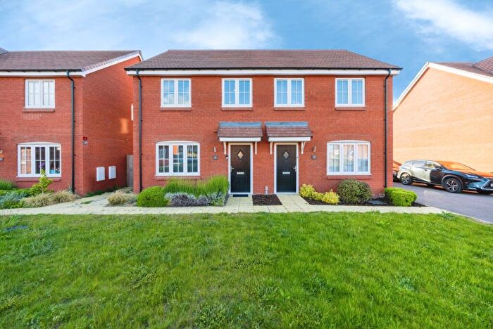 3 Bedroom Semi Detached House For Sale In Ford Road, Shortstown, Bedford, Bedfordshire, MK42