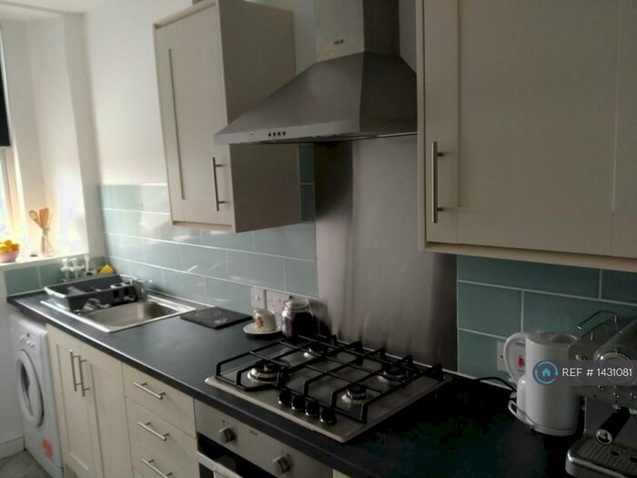 1 Bedroom Flat To Rent In Elrich Court, Cardiff, CF11