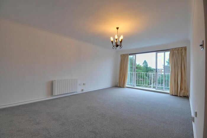 2 Bedroom Flat To Rent In Western Road, Branksome Park, Poole, BH13