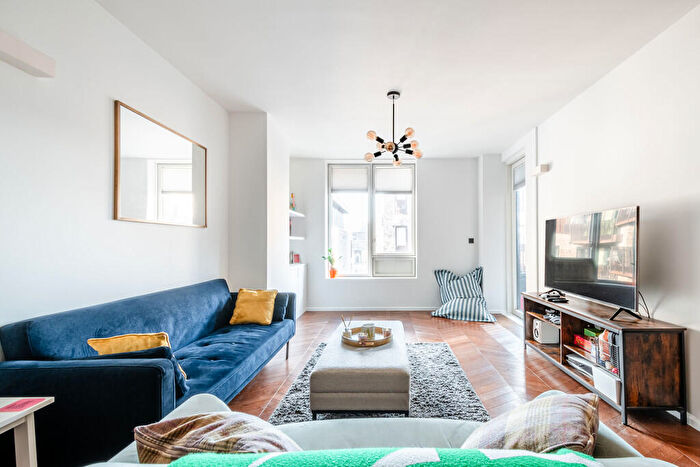 3 Bedroom Flat For Sale In Gransden Avenue, E8