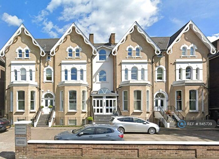 2 Bedroom Flat To Rent In Stratheden Road, London, SE3