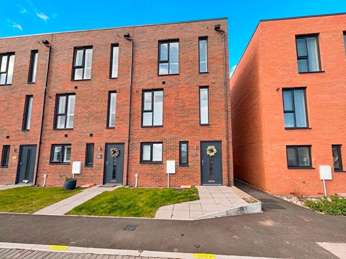 3 Bedroom End Terrace House For Sale In Crest Way, Blyth, NE24