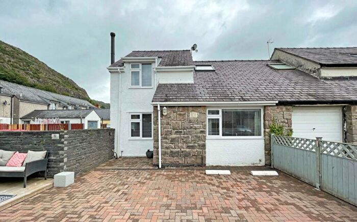 3 Bedroom Semi-Detached House For Sale In Craig Madog, Tremadog, Porthmadog, Gwynedd, LL49