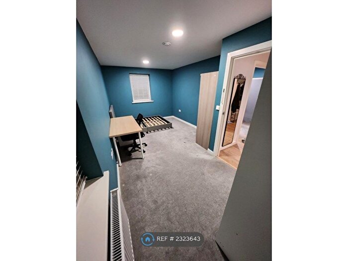 3 Bedroom Flat To Rent In Mill Apartments, London, SE13