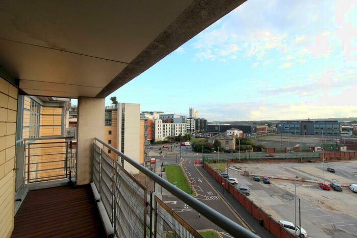 1 Bedroom Flat To Rent In Cromwell Court, Leeds, Uk, LS10