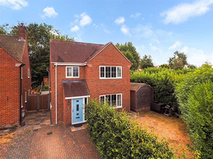 3 Bedroom Detached House For Sale In The Green, Overton, Basingstoke, RG25