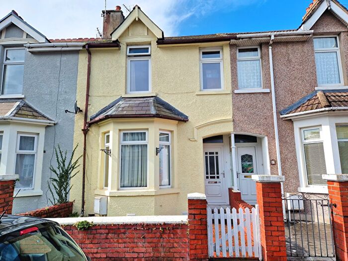 4 Bedroom Terraced House For Sale In Suffolk Place, Porthcawl, CF36