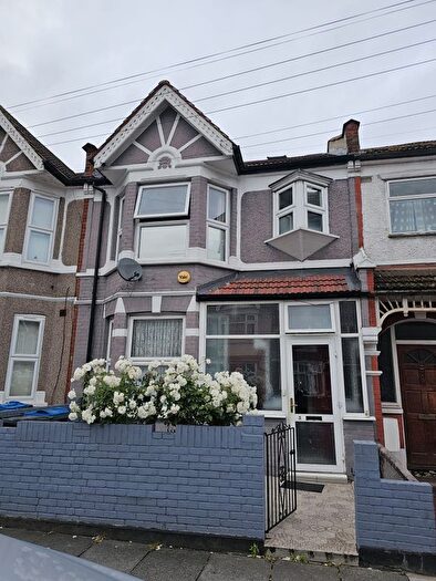 5 Bedroom Terraced House To Rent In Seely Road, SW17