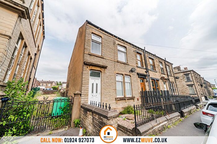 2 Bedroom End Of Terrace House For Sale In Walkley Lane, Heckmondwike, WF16