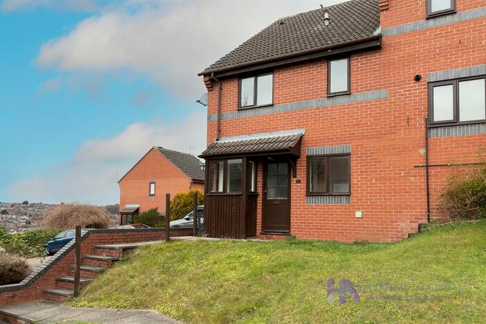 1 Bedroom Property To Rent In Garratts Way, High Wycombe HP13