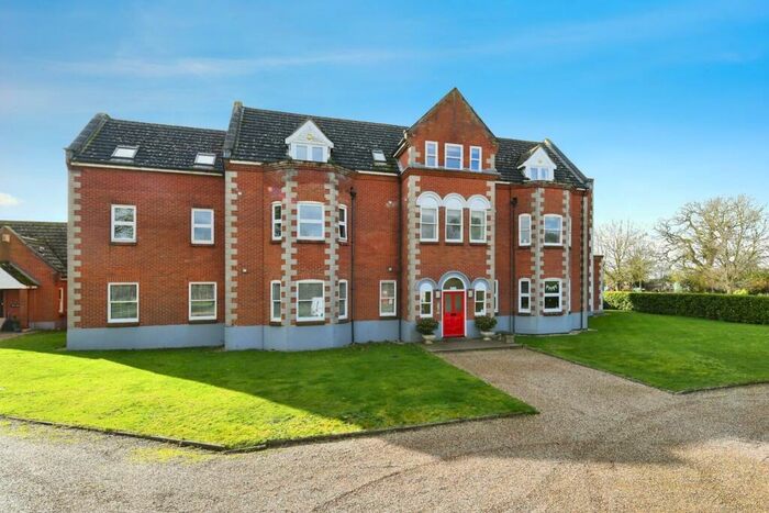 2 Bedroom Flat For Sale In Back Road, Tolleshunt D'arcy, Maldon, CM9