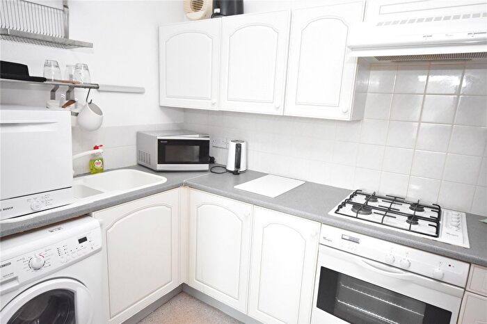 1 Bedroom Flat To Rent In Picktillum Place, City Centre, Aberdeen, Aberdeen, AB25