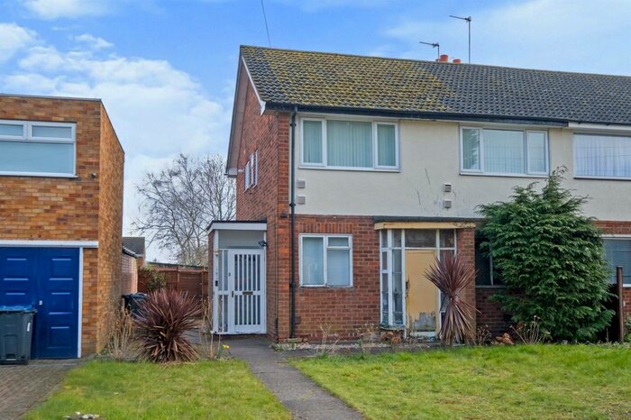 2 Bedroom Maisonette To Rent In Tile Cross Road, Birmingham, B33