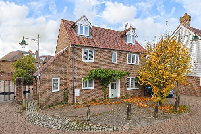 4 Bedroom Detached House For Sale In Anisa Close, Kings Hill, ME19