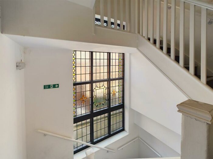 2 Bedroom Apartment To Rent In Knifesmithgate, Chesterfield, S40