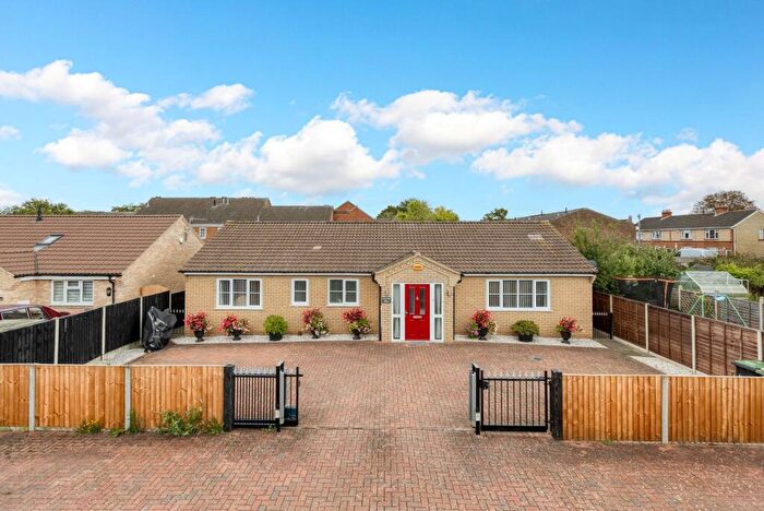 3 Bedroom Detached Bungalow For Sale In St. Neots Road, Sandy, SG19