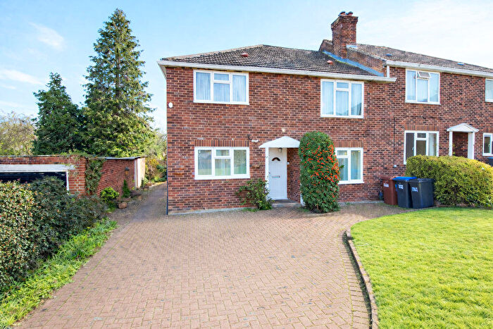 2 Bedroom Flat For Sale In Theobalds Close, Cuffley, EN6