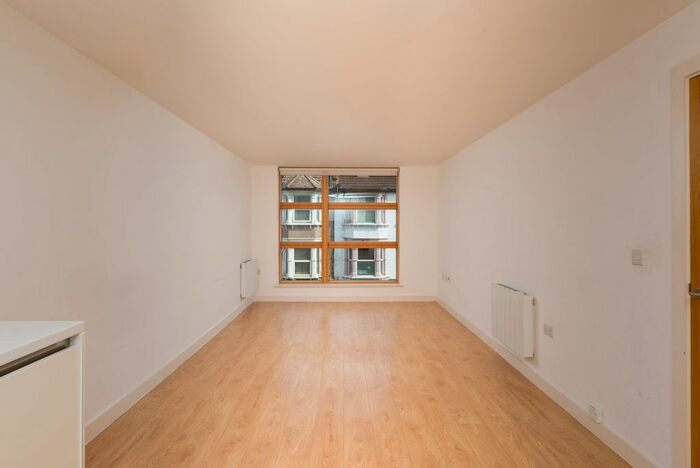 1 Bedroom Flat To Rent In Apartment, Vida House, - Trundleys Road, London, SE8