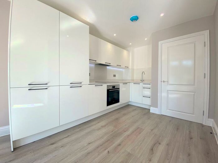 1 Bedroom Flat To Rent In North Kingston, KT2