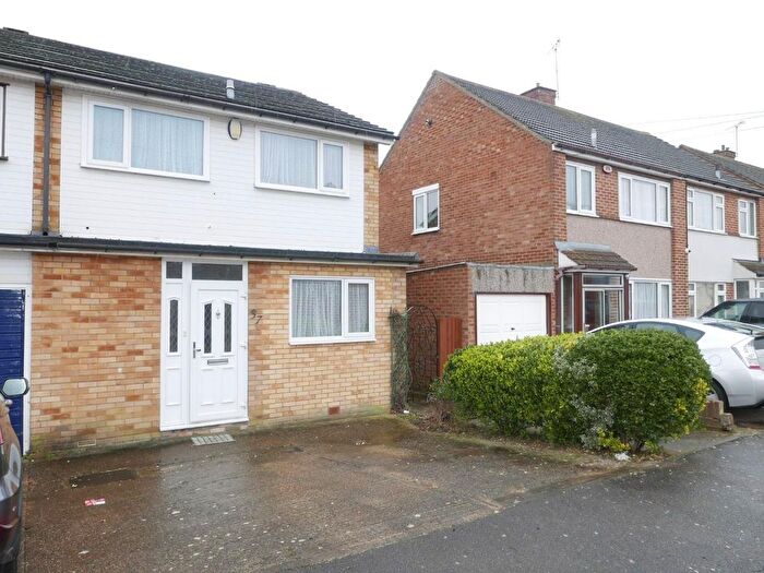 3 Bedroom Property To Rent In Birch Close, Romford, RM7