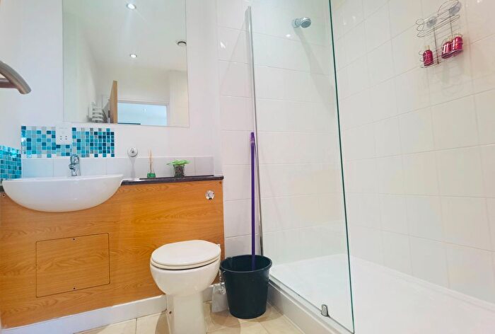 2 Bedroom Flat To Rent In Apartment, Pearl House, Princess Way, Swansea, SA1
