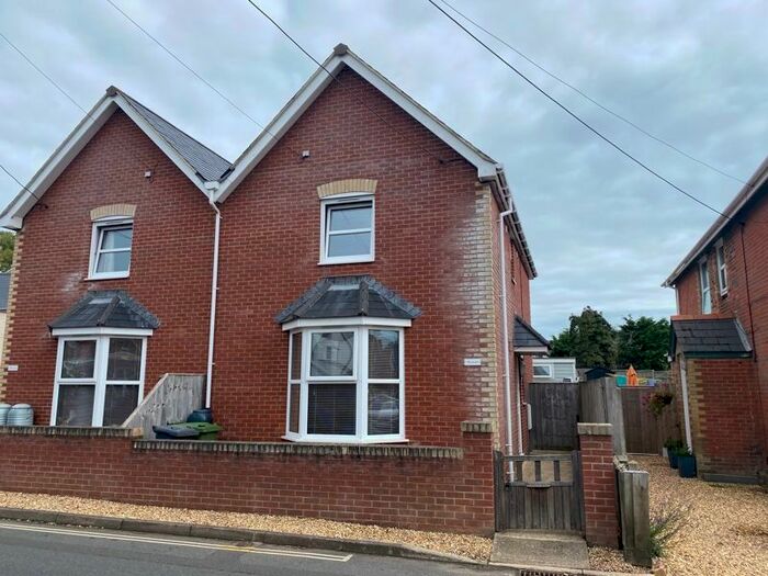 3 Bedroom Semi-Detached House To Rent In Princes Road, Freshwater, PO40