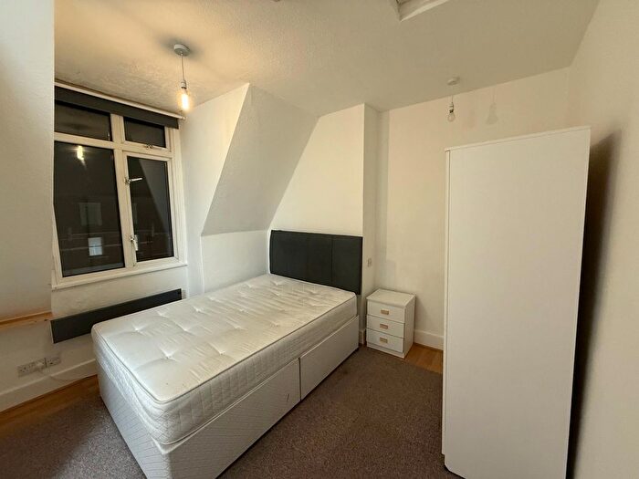 Studio To Rent In Burlington Parade, Gratton Terrace, London, NW2