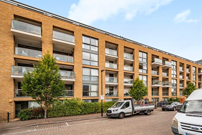 1 Bedroom Flat For Sale In Canalside Square, Islington, N1
