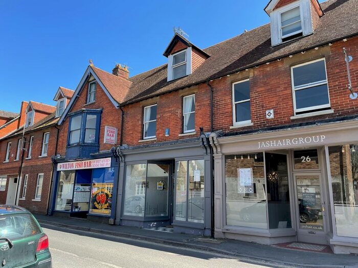 2 Bedroom Flat To Rent In North Street, Wilton, Salisbury, SP2