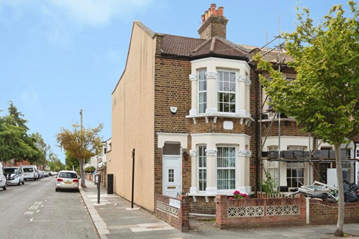 2 Bedroom End Of Terrace House For Sale In Birkbeck Road, Ilford, IG2