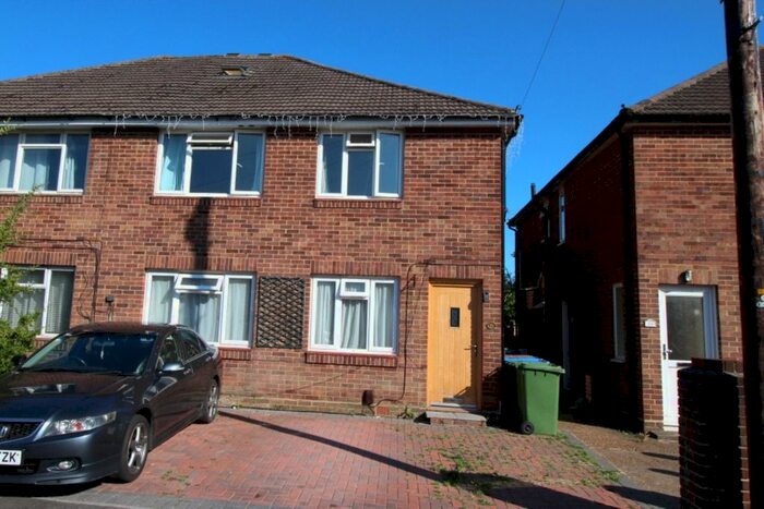 3 Bedroom Semi-Detached House To Rent In Whithedwood Avenue, Southampton, Hampshire, SO15
