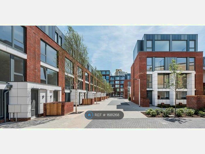 4 Bedroom Semi-Detached House To Rent In Fergusson Mews, London, SW4