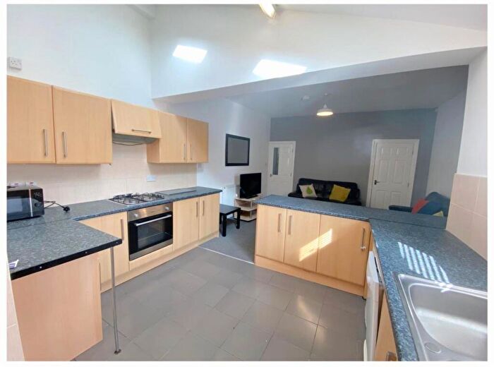 5 Bedroom Terraced House To Rent In Neill Road, Sheffield, S11