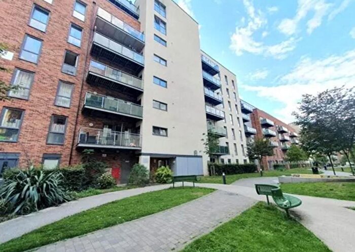 3 Bedroom Flat To Rent In Honour Gardens, Barking Academy, Dagenham, RM8