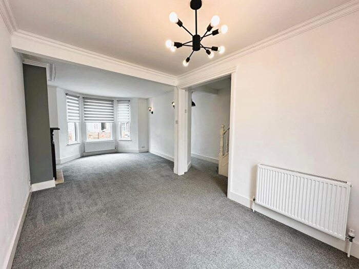 4 Bedroom End Of Terrace House To Rent In Garden Road, Folkestone, CT19