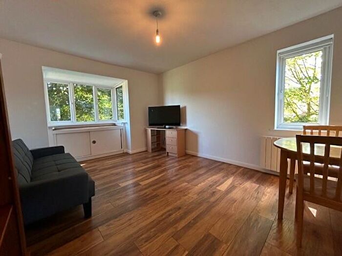 2 Bedroom Apartment To Rent In Holmlea Walk, SL3