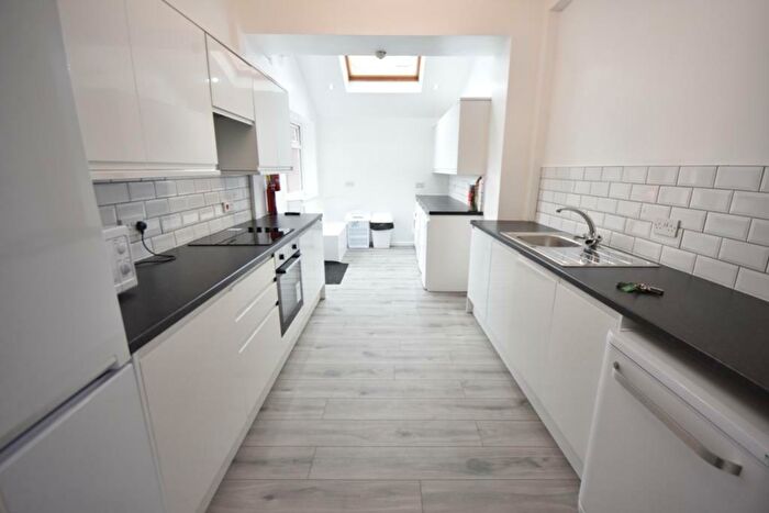 6 Bedroom Terraced House To Rent In Osborne Road, Jesmond, Newcastle Upon Tyne, NE2