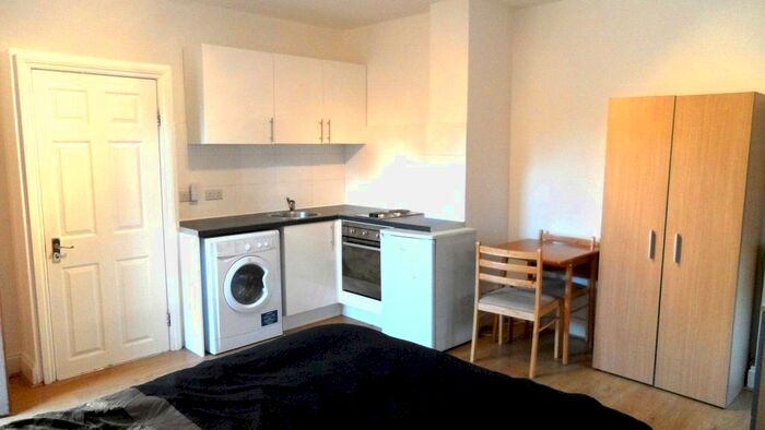 Studio To Rent In Finchley Road, London, NW3