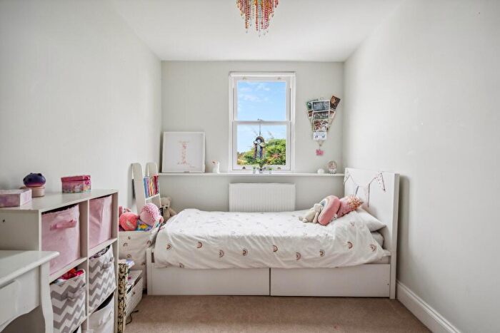 4 Bedroom Terraced House To Rent In White Hart Lane, SW13